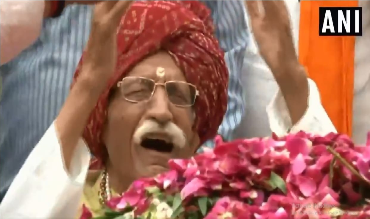 MDH owner Mahashay Dharampal Gulati gets emotional after paying tribute to sushma swaraj