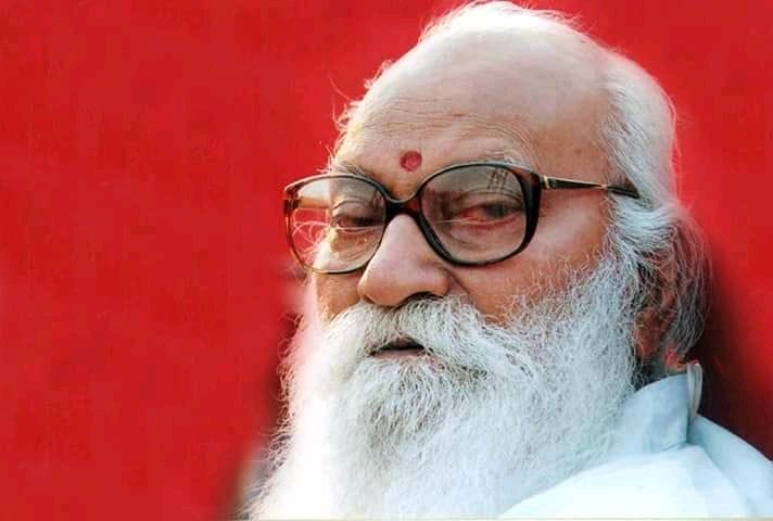 Nanaji was engaged in social service from a young age