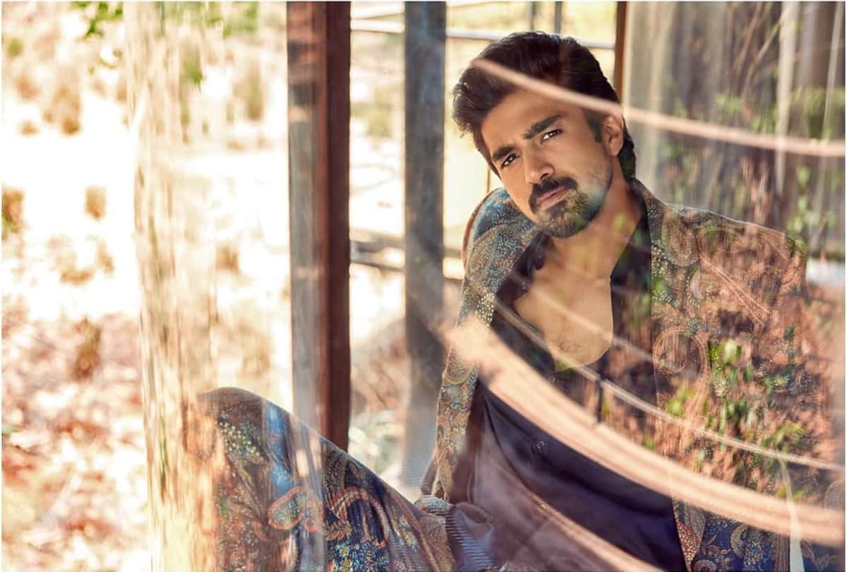 saqib saleem reaction on revoke of article 370 in Jammu and Kashmir