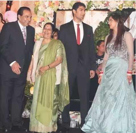 sushma swaraj share special bond with bollywood celebrities look at the photos