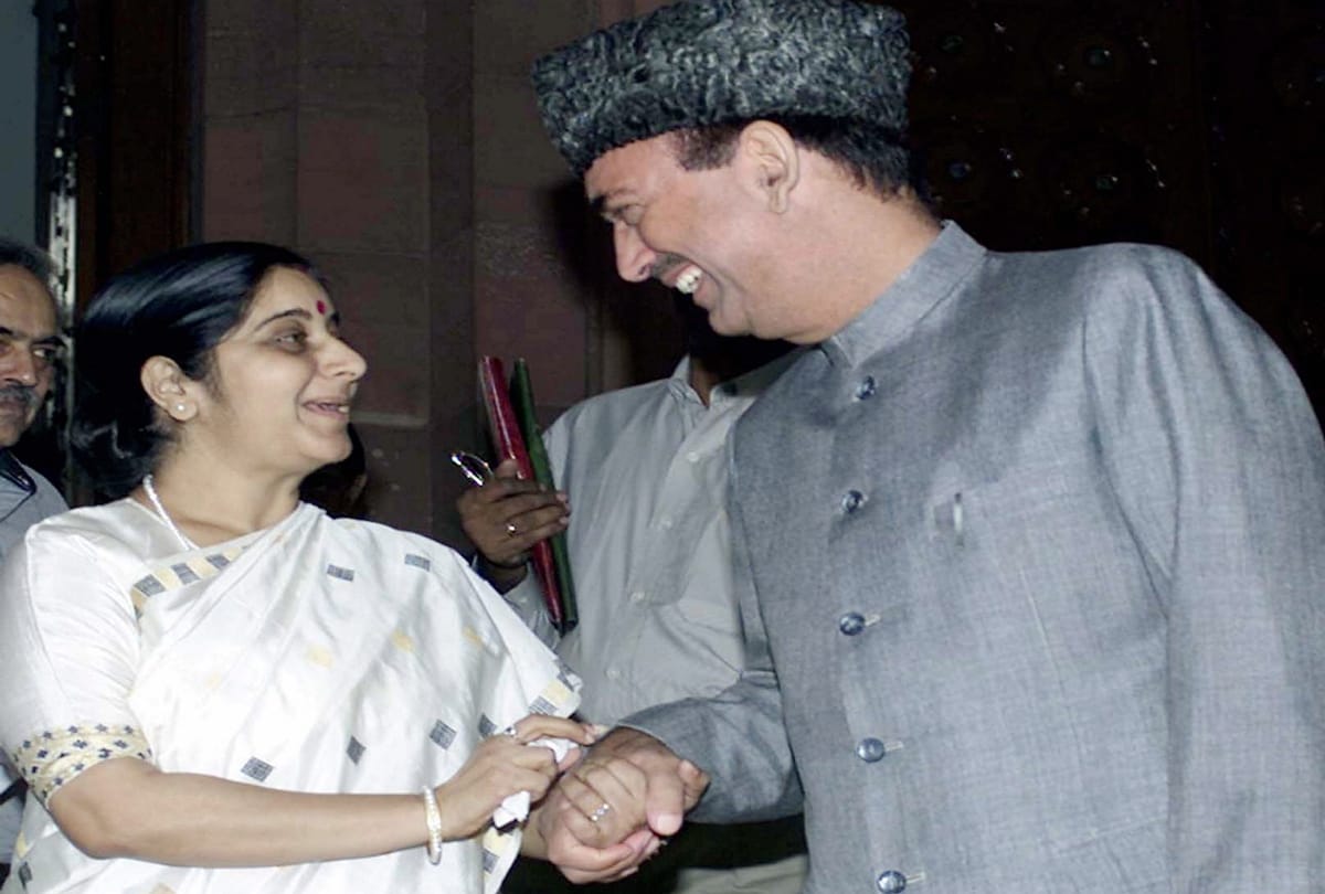 Sushma Swaraj Unseen pictures, Know All About him