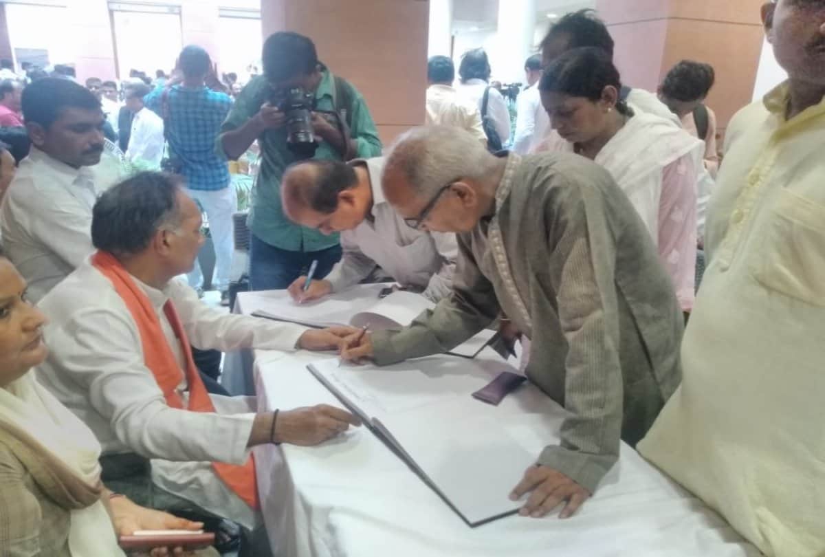 Sushma Swaraj cremation last rites lodhi road BJP office