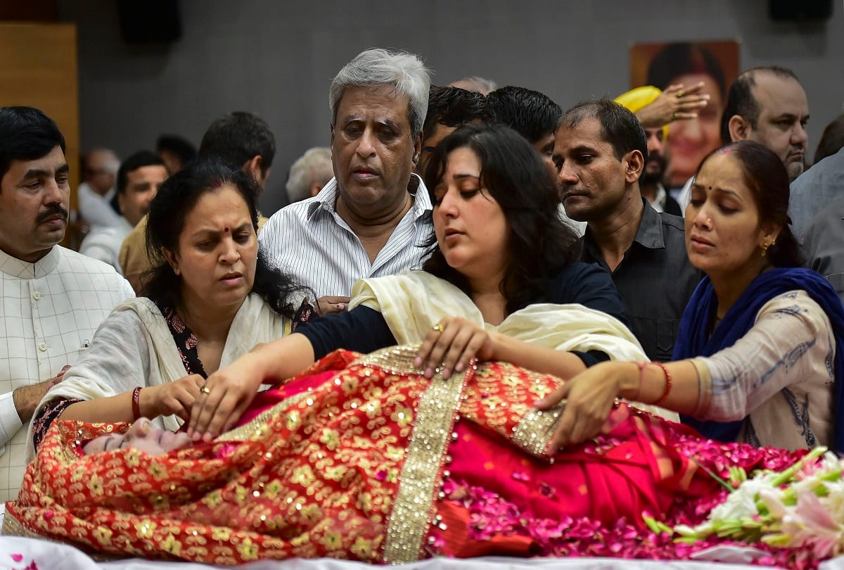 Daughters performed last rites Atal Bihari Vajpayee Sushma Swaraj Gopinath Munde Govind pansare