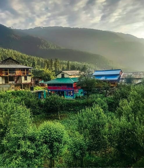 visit top five cafes in Tosh himachal with breathtaking view