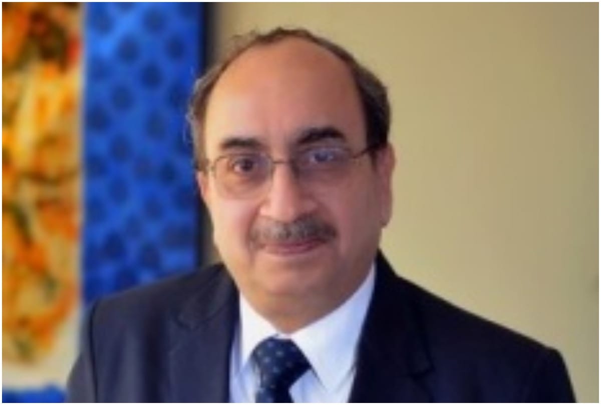 State Bank Managing Director dinesh kumar khara term extended for two years