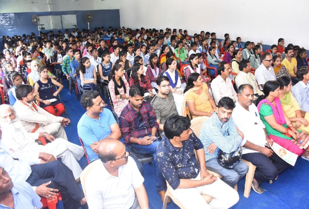 Amar ujala bhavishya jyoti samman 2019 in kashipur 232 students Got Medal