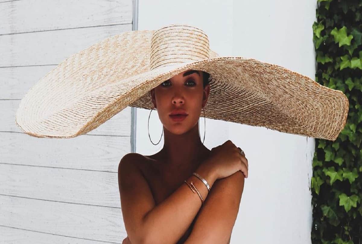 Akshay Kumar heroine Amy Jackson shared topless picture during pregnancy on Instagram