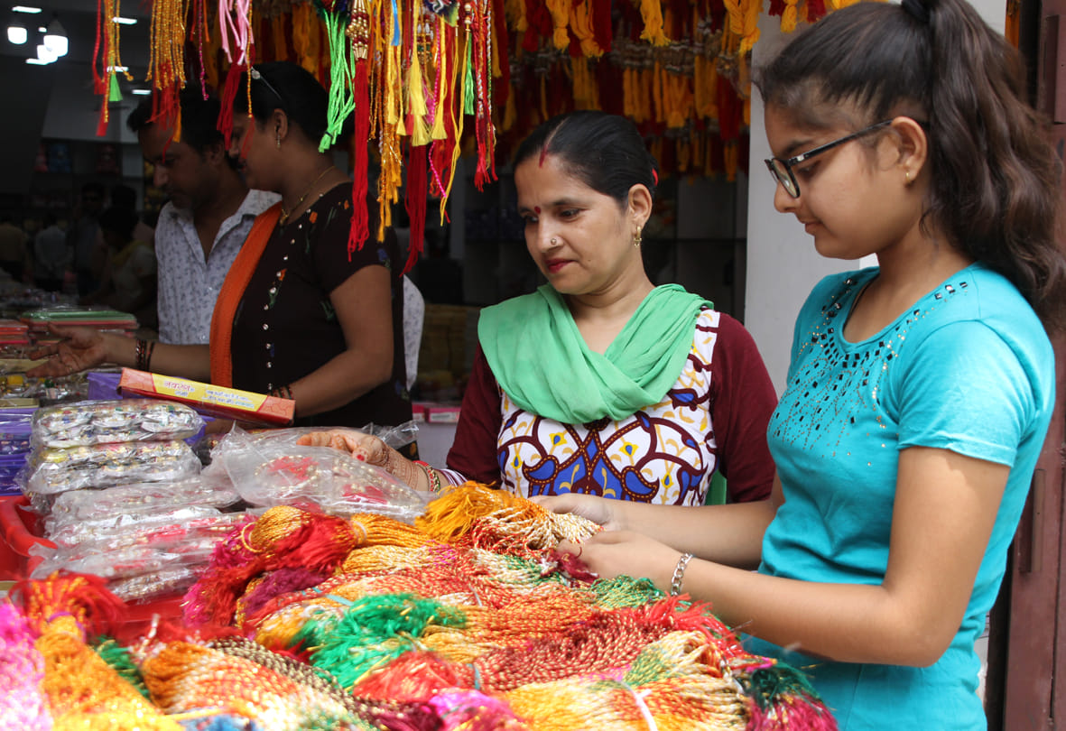 Gulzar went to market, came the festival of Rakhi