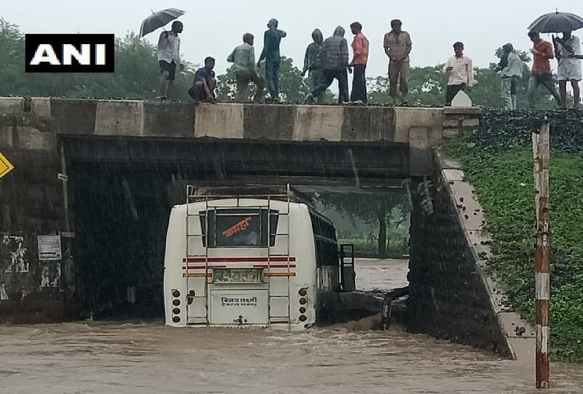 Mandsaur bus driver landed his bus into 4 feet of deep water