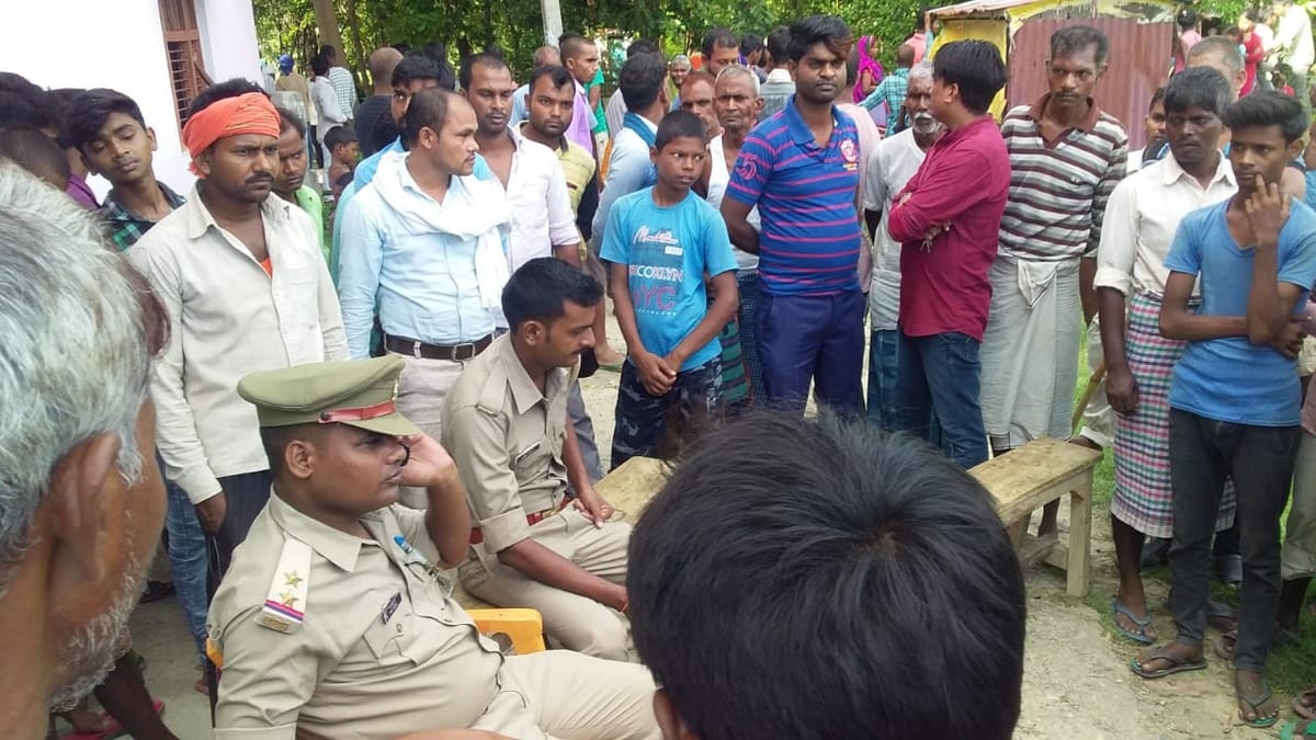Bhimrao Ambedkar Statue damaged people protest in muhammadabad mau
