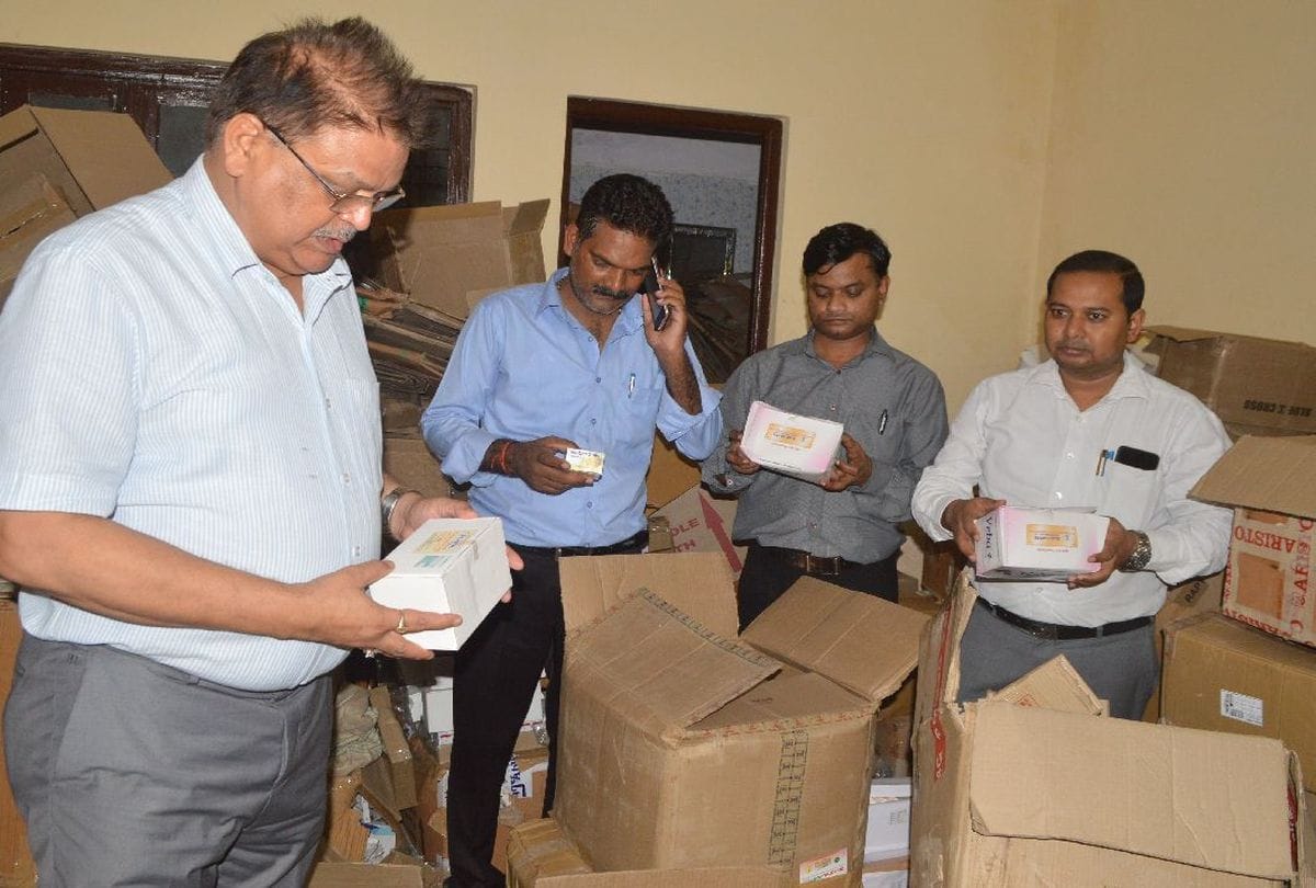 Medicines worth one crore seized on suspicion of fake in agra