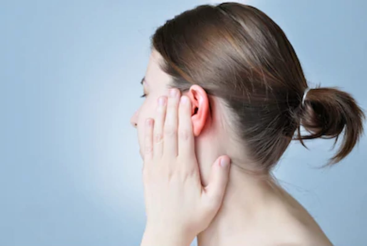 Loud Noise Can Cause Hearing Loss and deafness risk in young adults