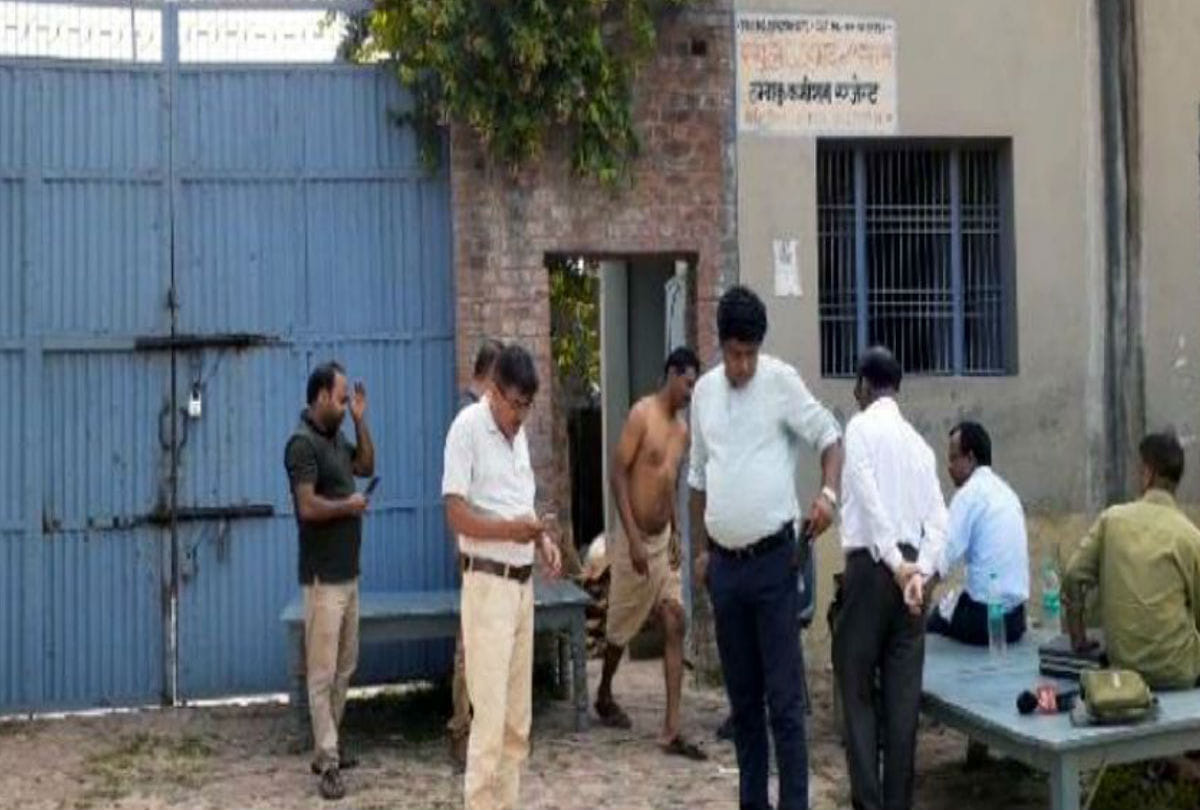 Gst special investigation team raid on Tobacco trader's firm
