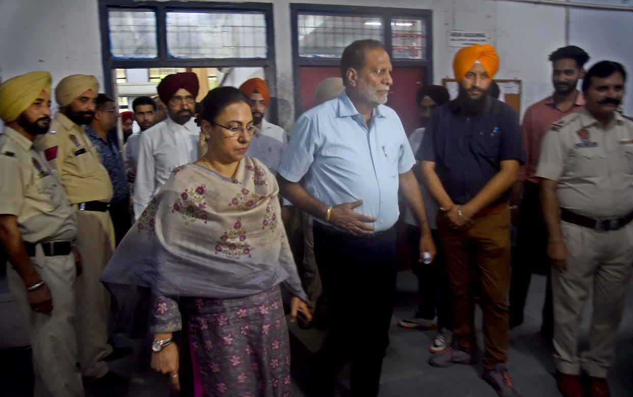 summon against mayor and commissioner