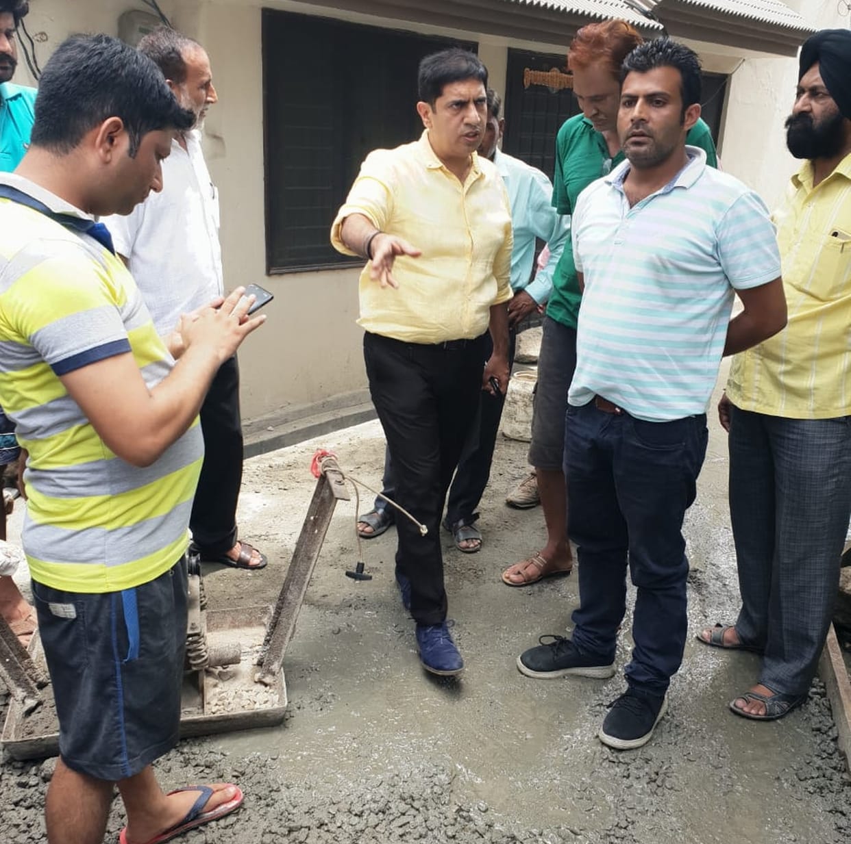 MLAs thrashed officers after seeing sewer line leakage