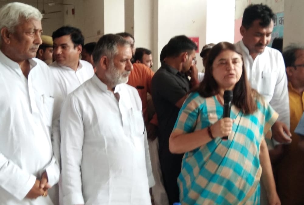 Menka Gandhi inaugrates new Buses in Sultanpur.