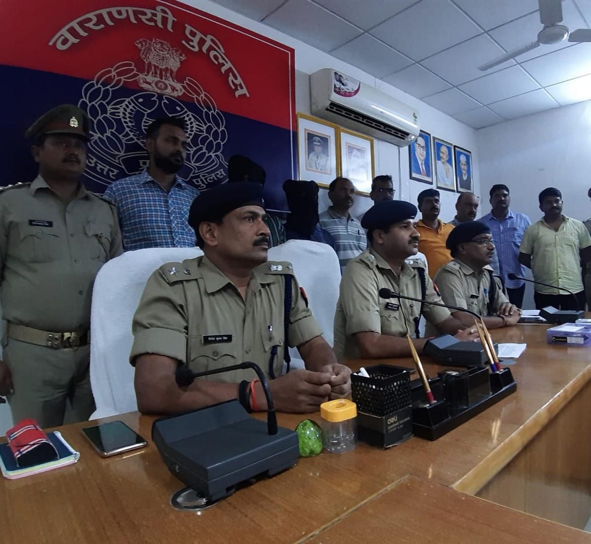 police arrested two main accused of pipe businessman murder in pahariya varanasi