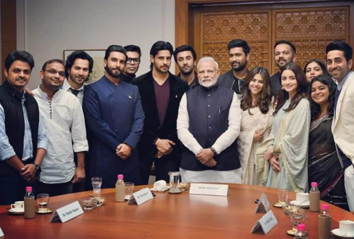 pm modi appeals to the film makers to shoot film and invest in kashmir and laddakh