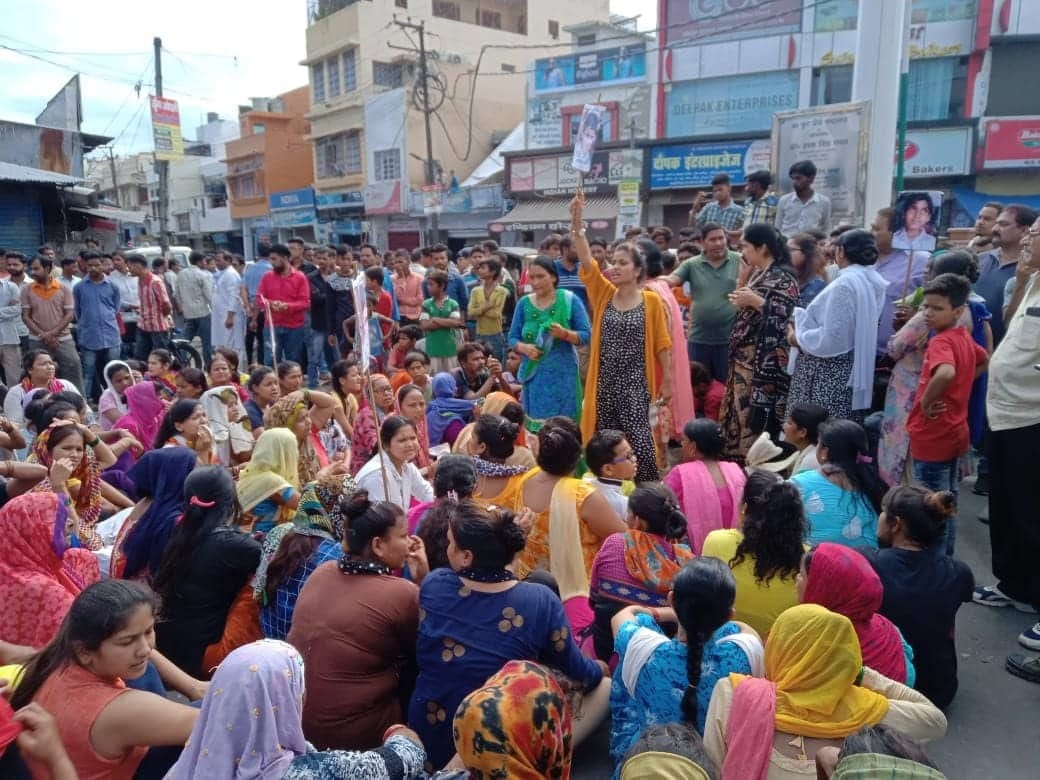 ten year of Girl brutally murder after sexual assault in kotdwar uttarakhand public protest