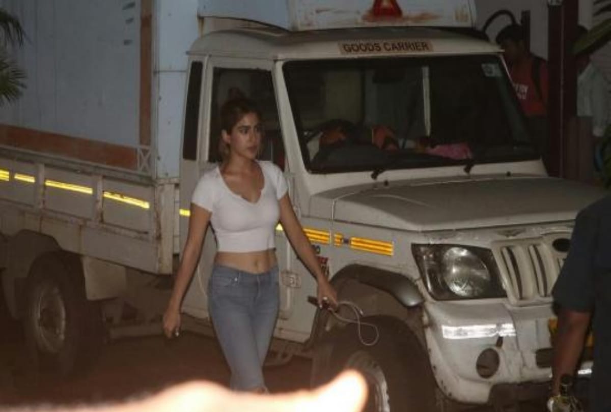 Sara Ali Khan looks fabulous in this casual look