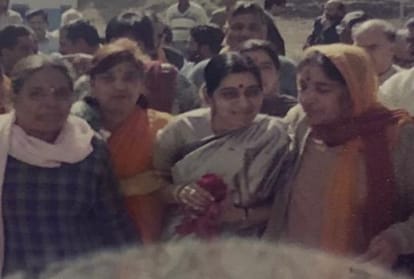 Sushma SwaraJ was celebrate birthday in katasraj shiv mandir of pakistan