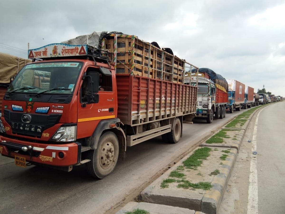 heavy traffic jam on varanasi road nh 2 highway