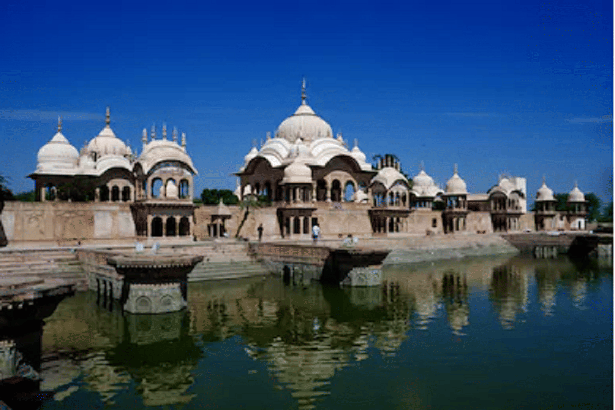 amazing fact about mysterious kaman and chaurasi khamba in bharatpur rajasthan
