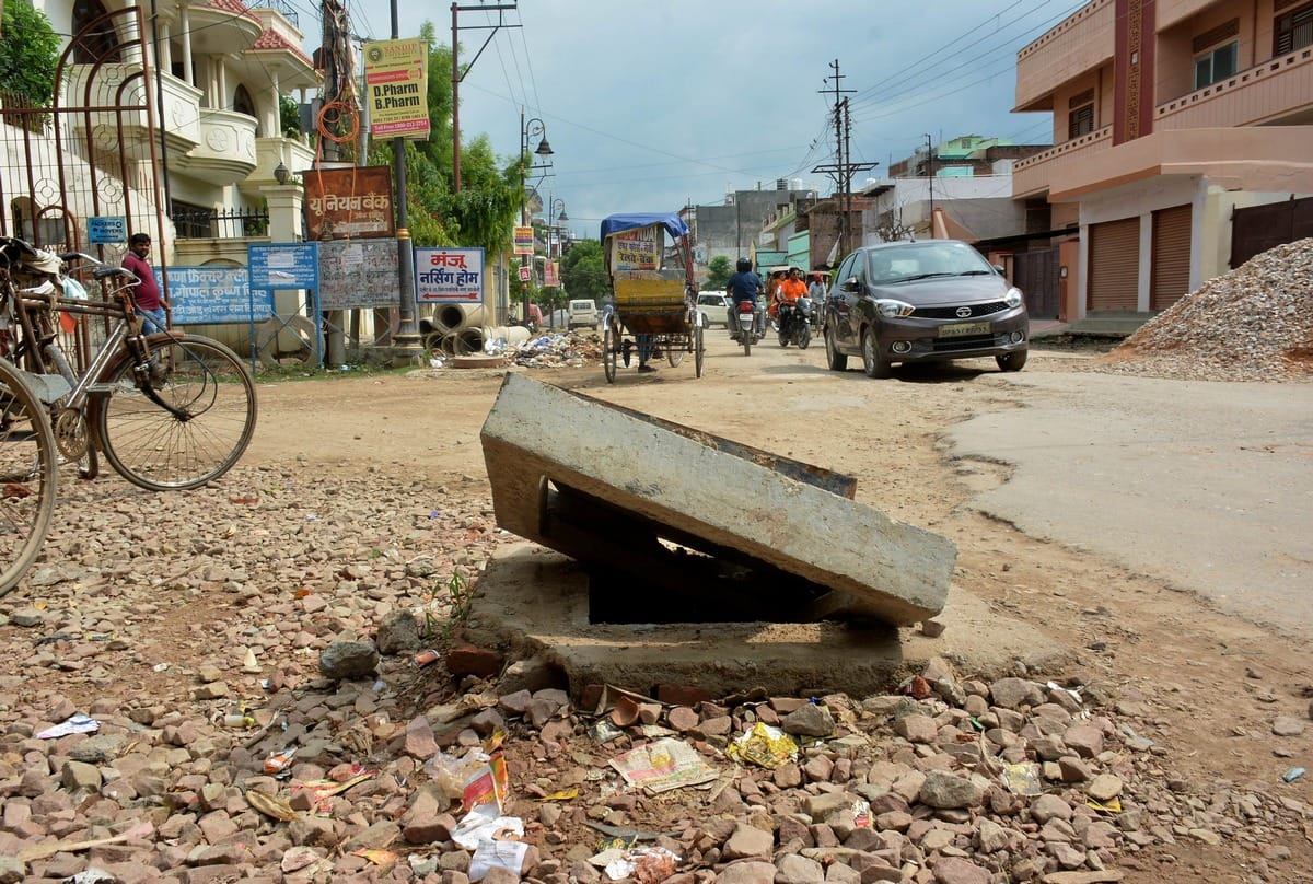 waterlogging raod narrow sever overflow after rain many areas in varanasi
