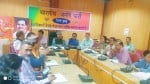 कुल्लू के जिला परिषद के सभागार में भाजपा की बैठक में भाग लेते पदाधिकारी।
