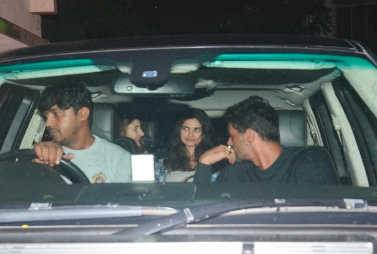 arjun rampal spotted with girlfriend gabriella demetriades parents