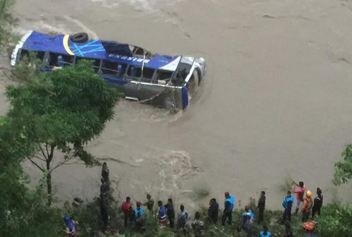Nepal: Five persons dead after a passenger bus fell into Trishuli river