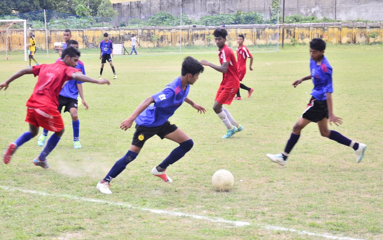 The teams of Lucknow and Kanpur won the semifinal match