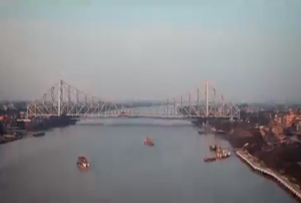 Railway minister piyush goyal announces for Indias first Underwater Train