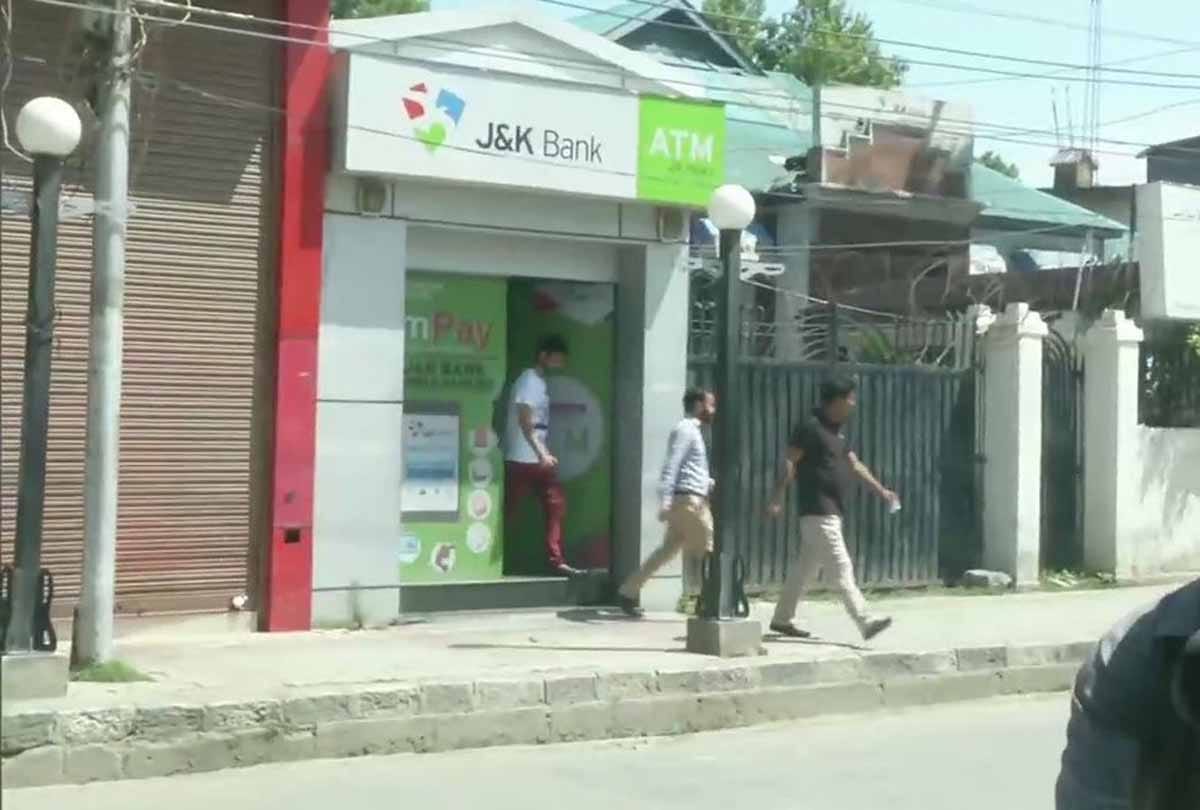 Jammu and Kashmir: Latest visuals from kashmir, after article 370 revoke