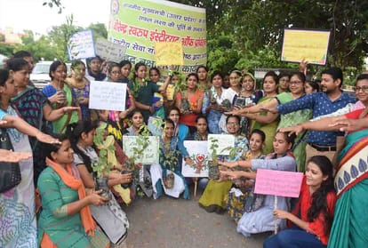 tree plantation drive in uttar pradesh