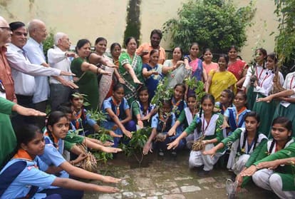 tree plantation drive in uttar pradesh