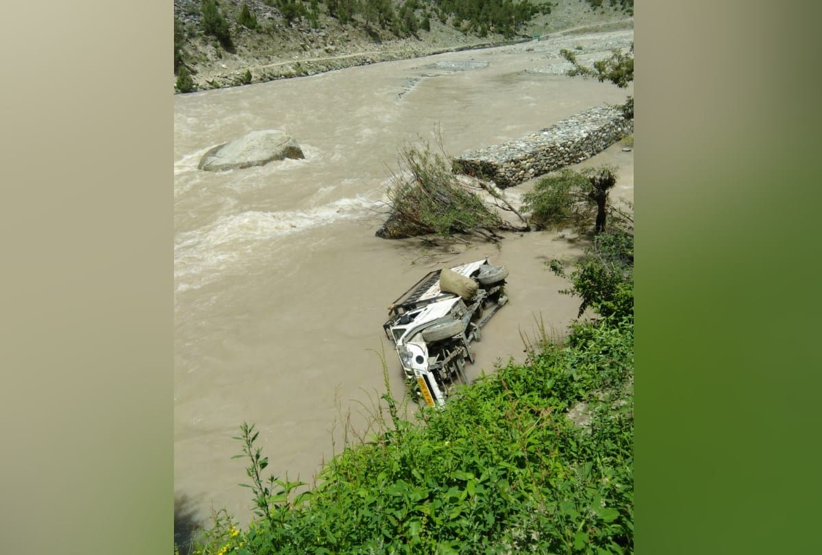 cloudburst in Katagla village manikaran valley Kullu Himachal Pradesh