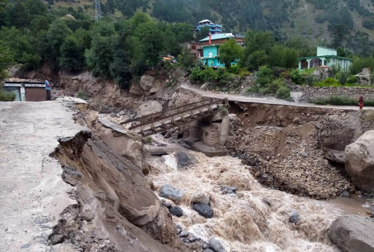 Kullu Himachal Pradesh Cloudburst In Katagla Village Manikaran Valley