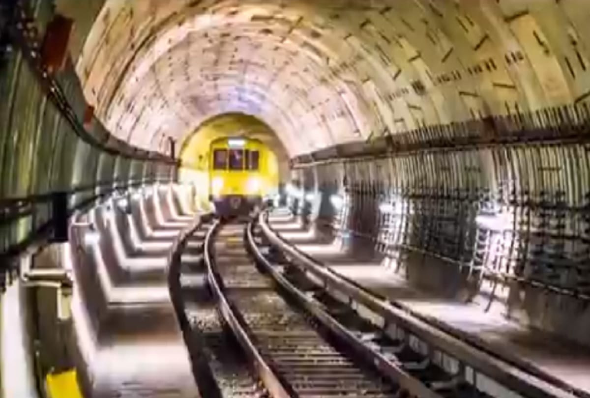 Railway minister piyush goyal announces for Indias first Underwater Train