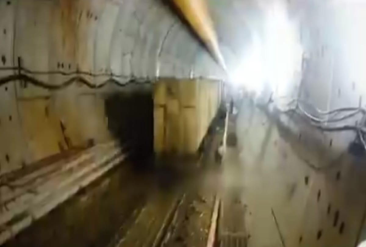 Railway minister piyush goyal announces for Indias first Underwater Train