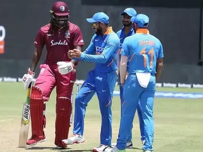 VIDEO: Virat Kohli sance moves on ground with Chris Gayle and staff going viral