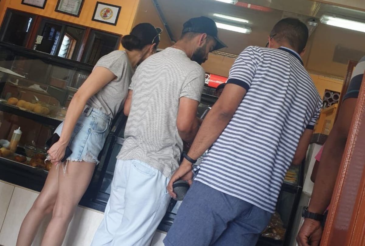 anushka sharma and virat kohli lunch date at indian restaurant