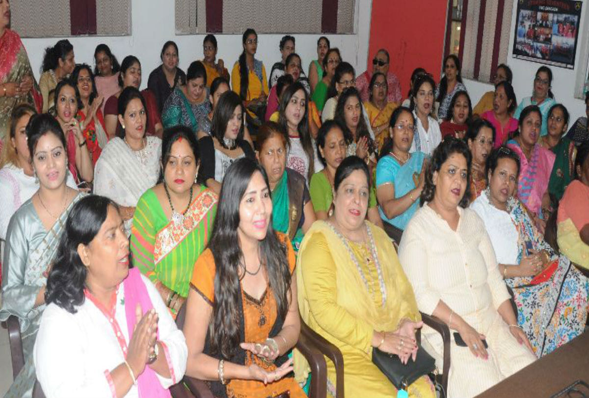 maa tujhe pranam Women participation at 15 August