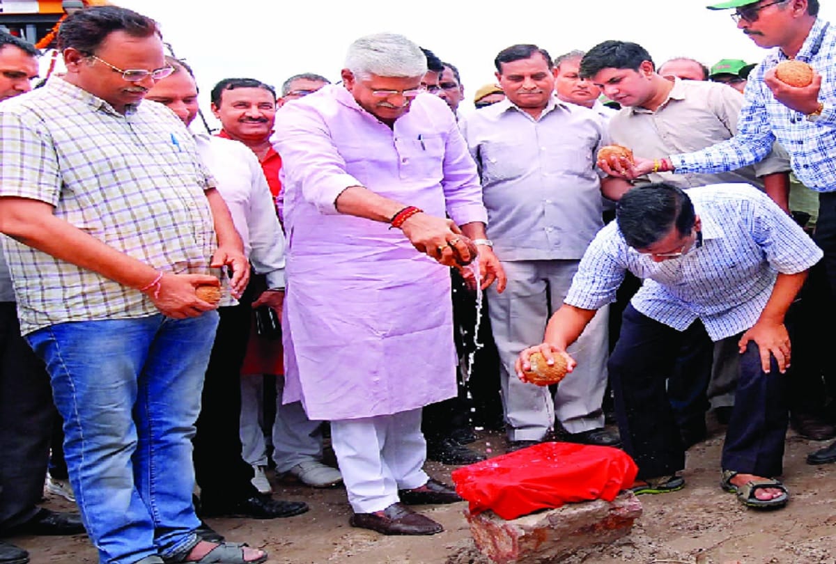 The accumulated water of the flood will quench the thirst of Delhiites