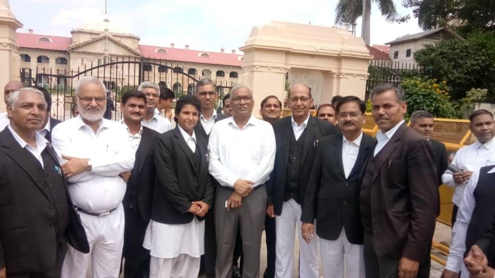 Advocate of High Court opposing Education Tribunal, no work done in CAT