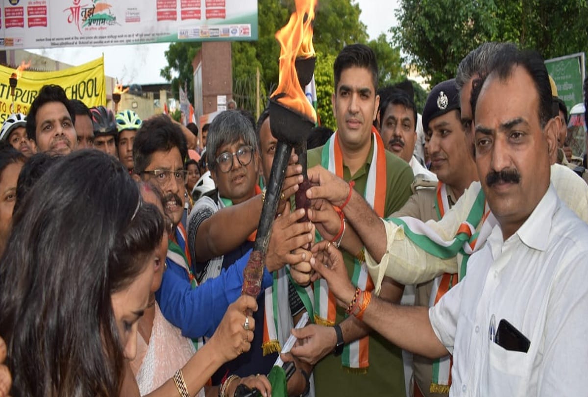 Maa Tujhe Pranaam organised by Amar Ujala in Aligarh, UP