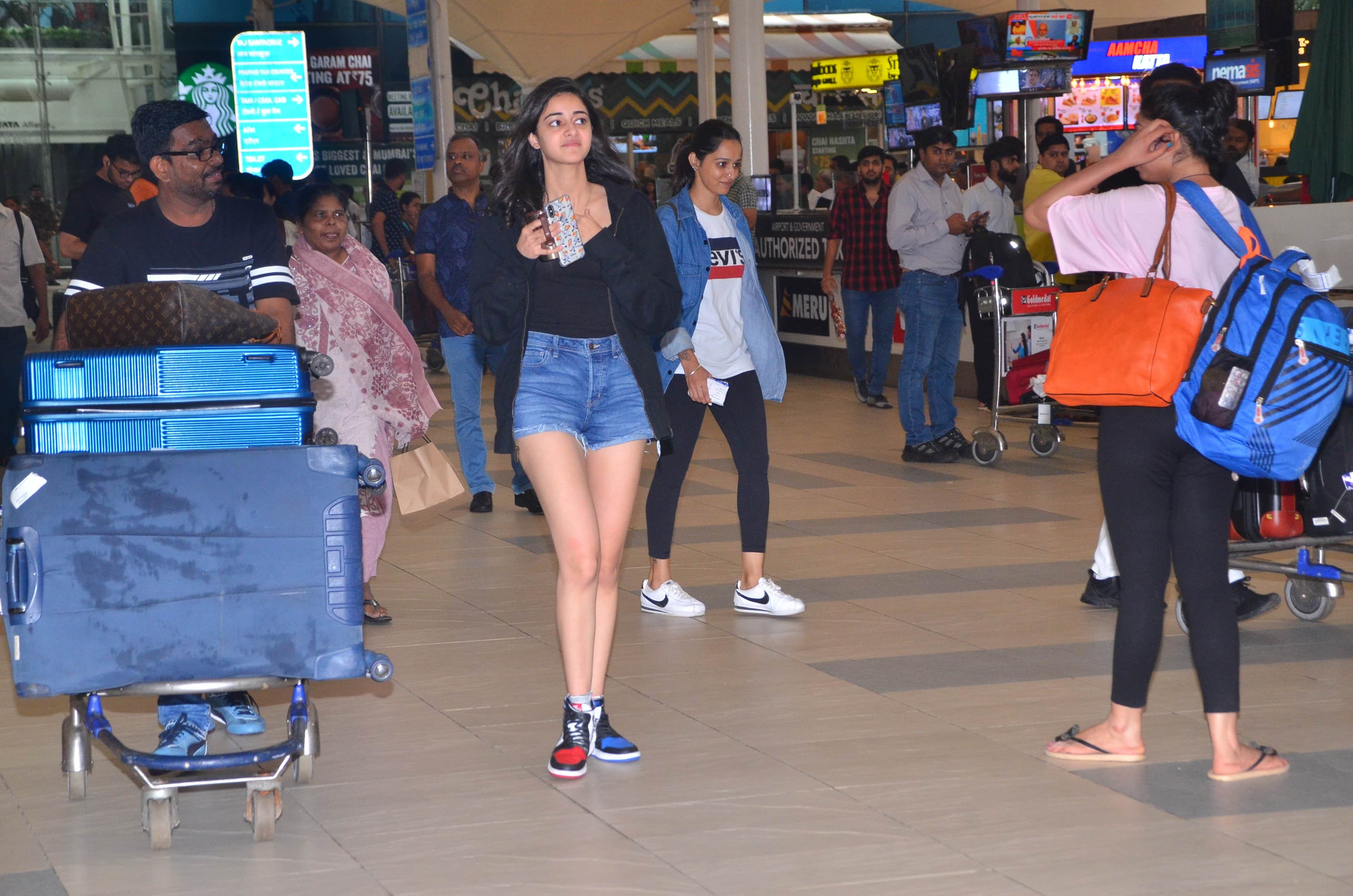 Akshay Kumar to Deepika Padukone celebrity spotted in Mumbai