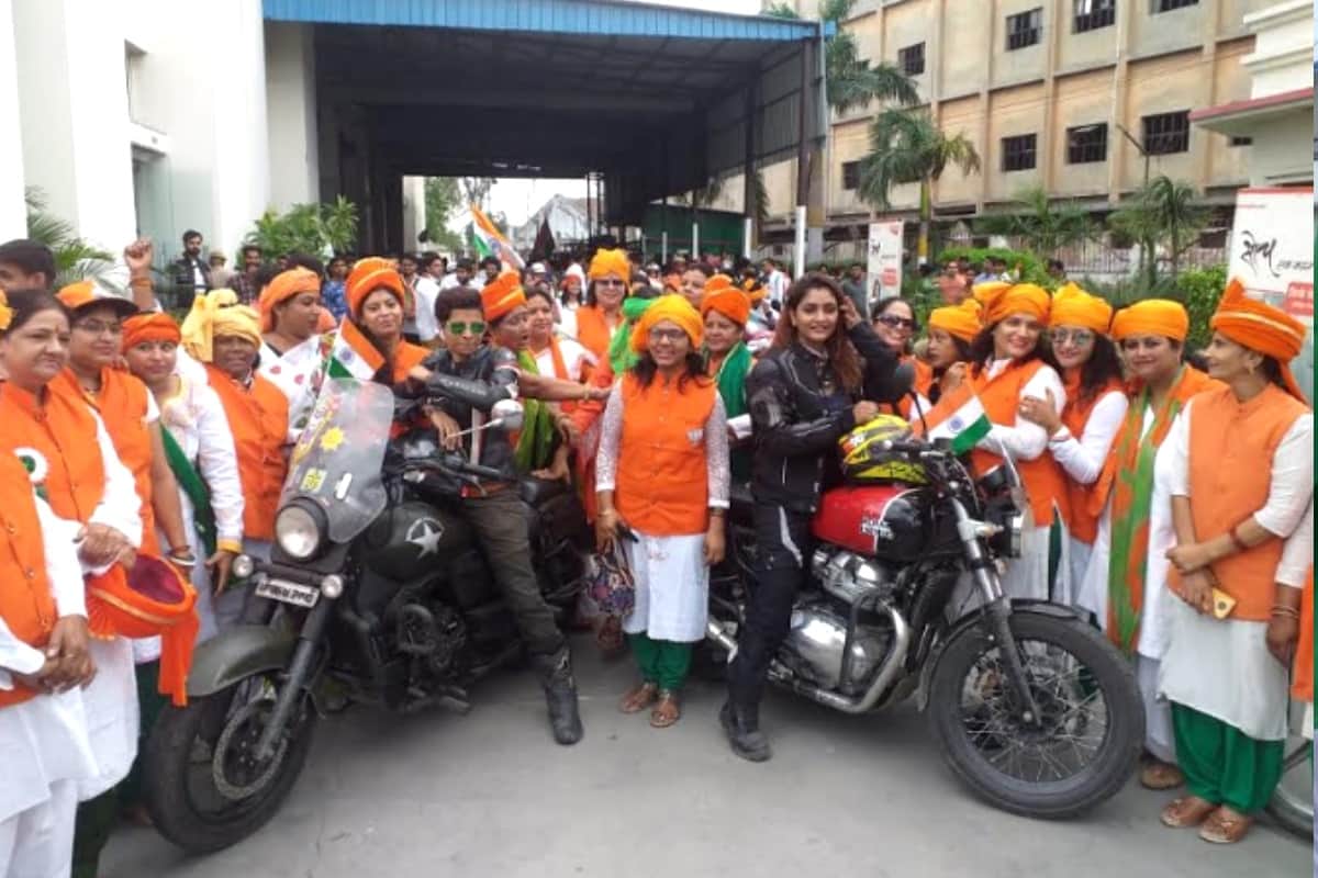 Maa tujhe pranaam: Meerut people participate in tiranga Bike rally of Amar ujala program at Meerut