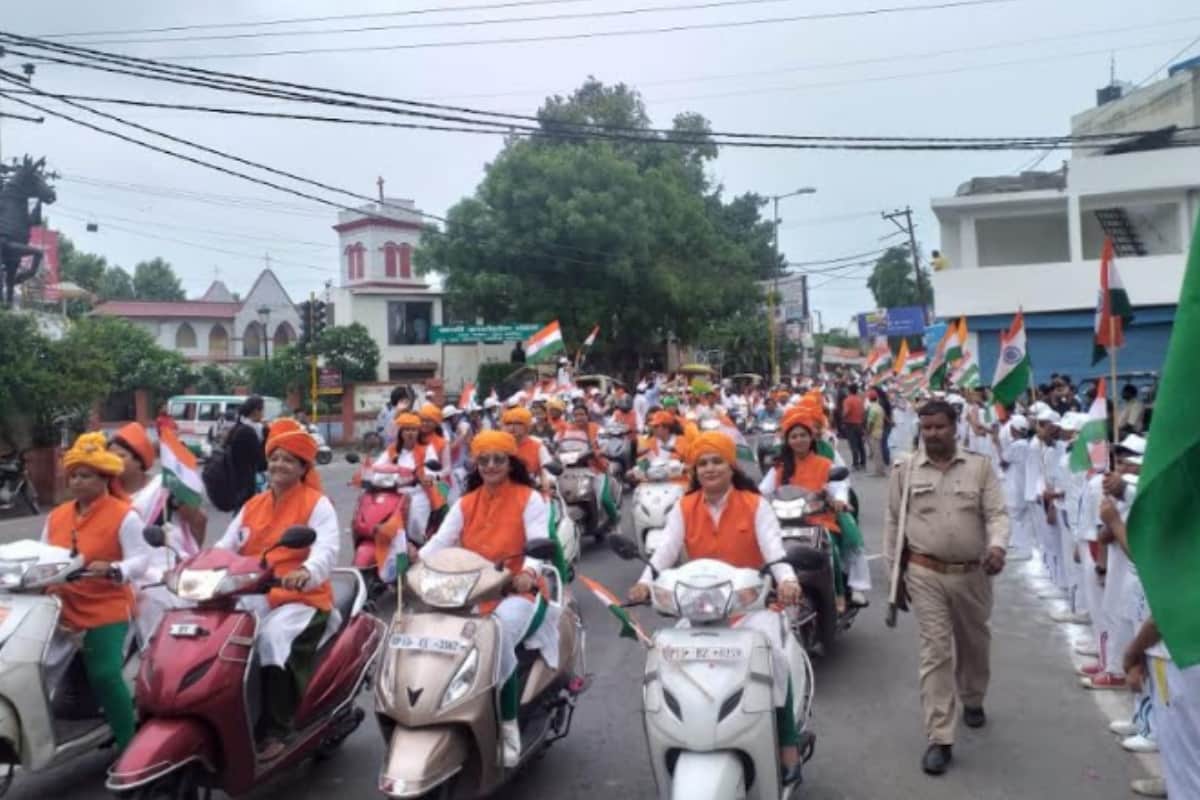 independence Day: Meerut people Participate in Amar ujala Maa tujhe pranam Tiranga Bike rally