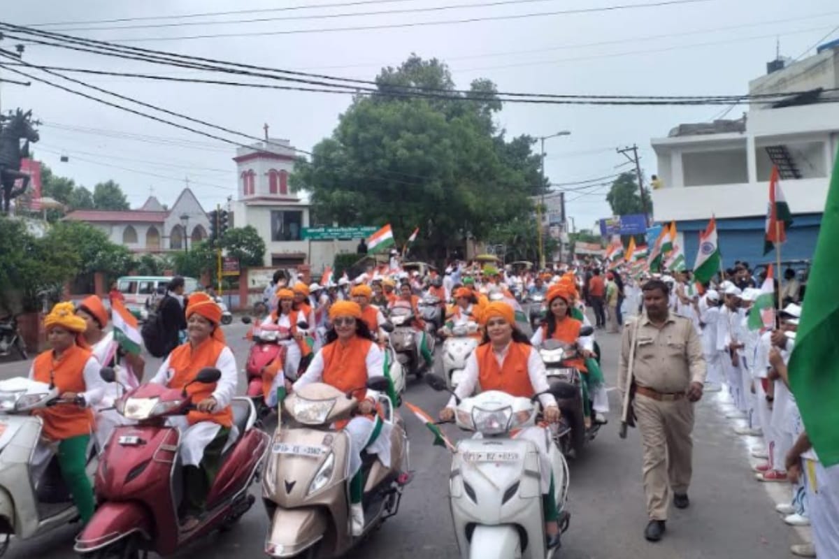 independence Day: Meerut people Participate in Amar ujala Maa tujhe pranam Tiranga Bike rally